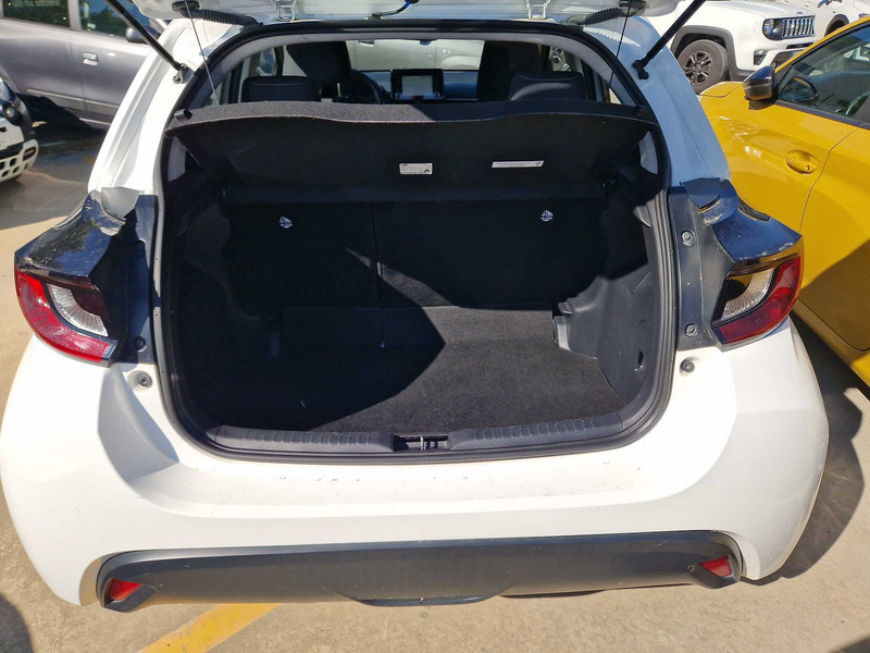 Foto Toyota Yaris 16