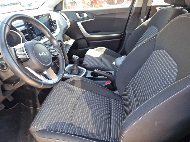 Foto Kia Cee'd Ceed 1.6 MHEV iMT Eco-Dynamics Drive 136 12