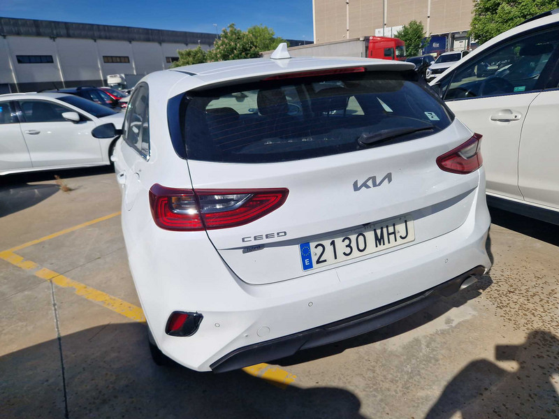Foto Kia Cee'd Ceed 1.6 MHEV iMT Eco-Dynamics Drive 136 2