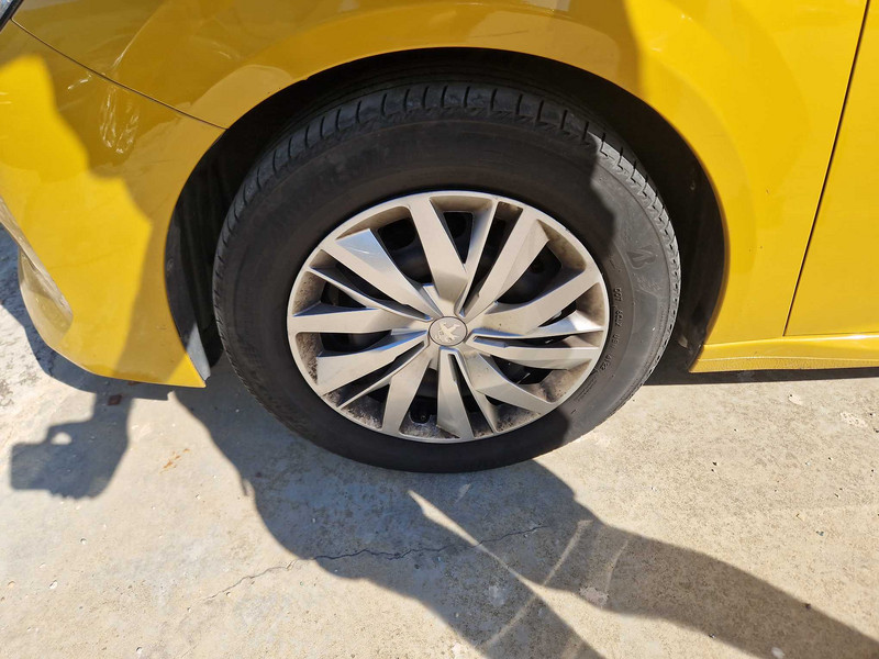 Foto Peugeot 208 21