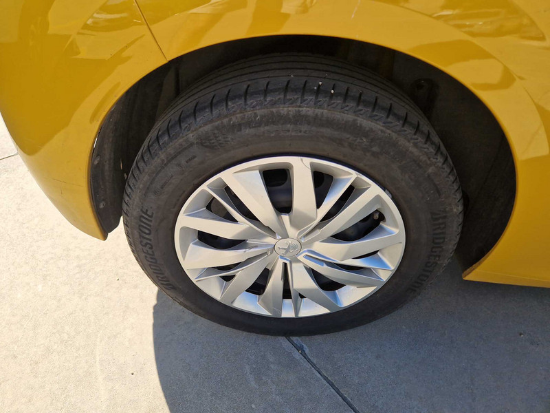 Foto Peugeot 208 23
