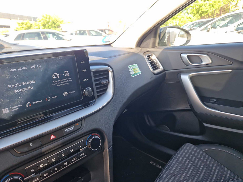 Foto Kia Cee'd Ceed 1.6 MHEV iMT Eco-Dynamics Drive 136 11