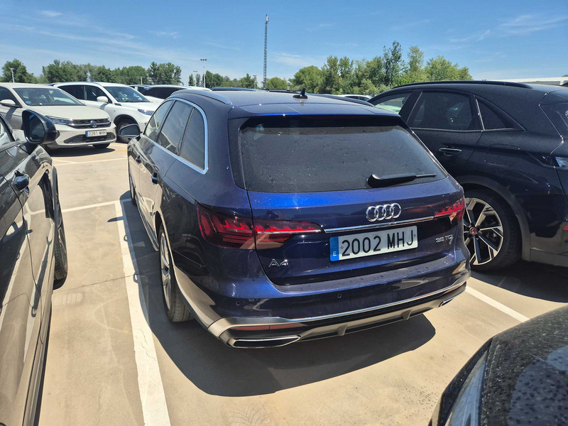 Foto Audi A4 Allroad A4 Avant 35 TDI S line S tronic 120kW 2