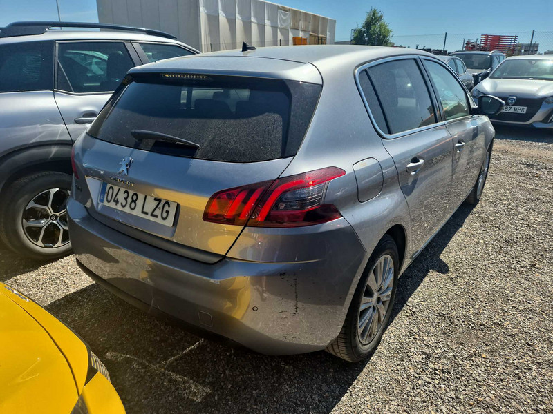Foto Peugeot 308 GTi 308 1.2 PureTech S&S Allure Pack EAT8 130 3