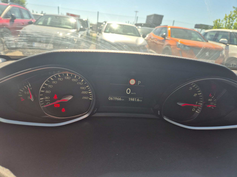 Foto Peugeot 308 GTi 308 1.2 PureTech S&S Allure Pack EAT8 130 8