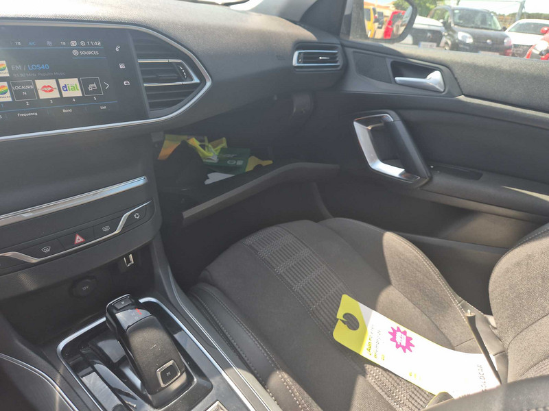 Foto Peugeot 308 GTi 308 1.2 PureTech S&S Allure Pack EAT8 130 10
