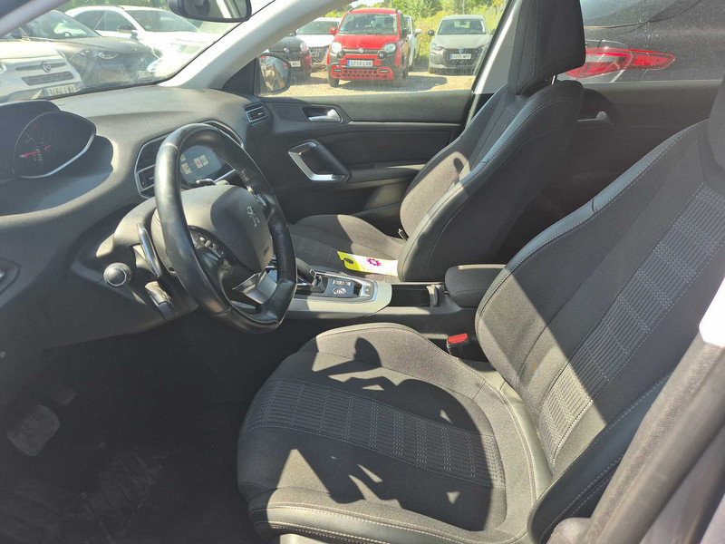Foto Peugeot 308 GTi 308 1.2 PureTech S&S Allure Pack EAT8 130 15