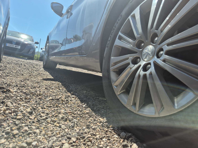 Foto Peugeot 308 GTi 308 1.2 PureTech S&S Allure Pack EAT8 130 22