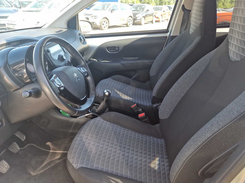 Foto Peugeot 108 11