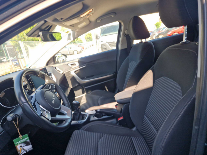 Foto Kia Cee'd Ceed 1.6 MHEV iMT Eco-Dynamics Drive 136 12