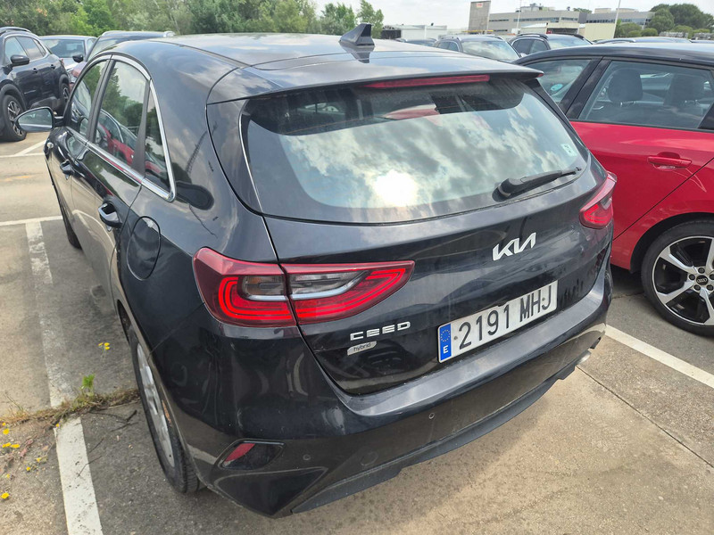 Foto Kia Cee'd Ceed 1.6 MHEV iMT Eco-Dynamics Drive 136 2