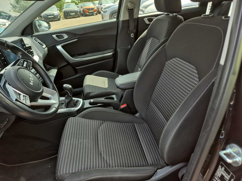Foto Kia Cee'd Ceed 1.6 MHEV iMT Eco-Dynamics Drive 136 8