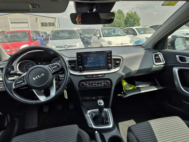 Foto Kia Cee'd Ceed 1.6 MHEV iMT Eco-Dynamics Drive 136 13