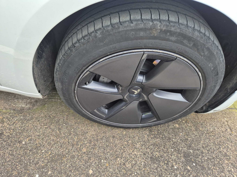 Foto Tesla Model 3 21