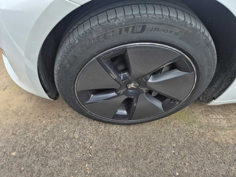 Foto Tesla Model 3 23