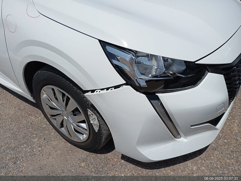 Foto Peugeot 208 30