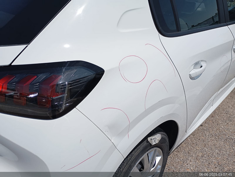 Foto Peugeot 208 43