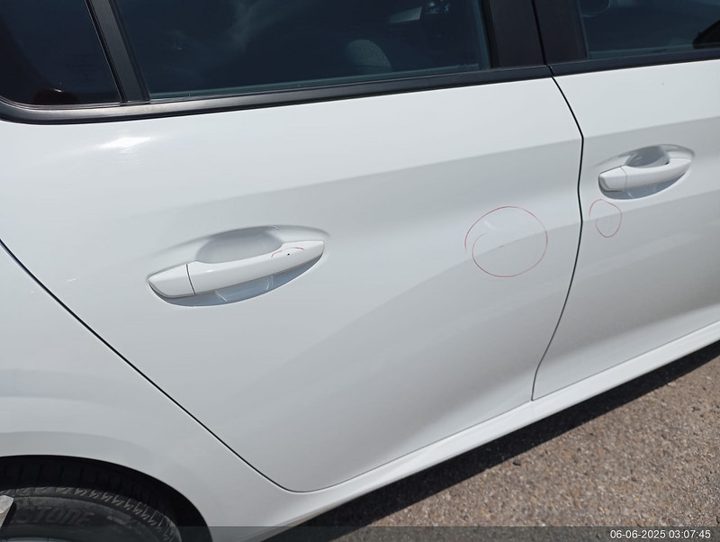 Foto Peugeot 208 48