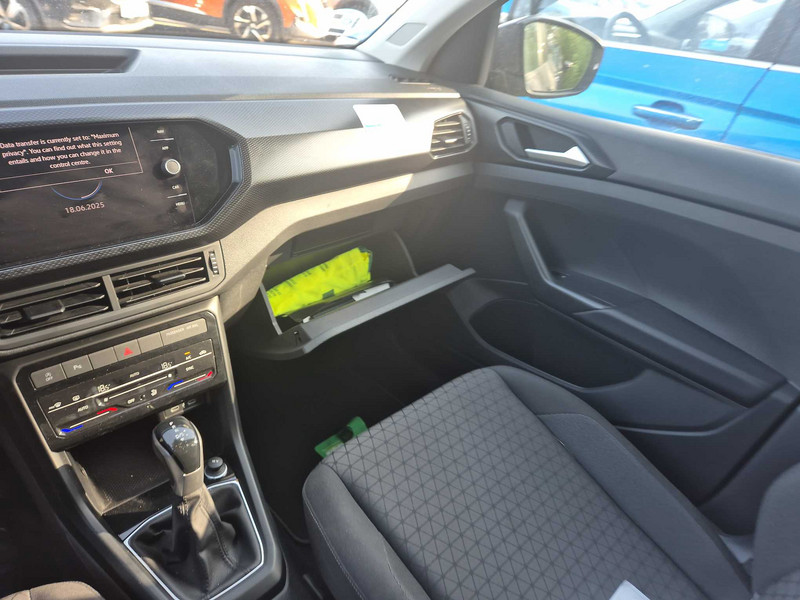 Foto Volkswagen T-CROSS 10