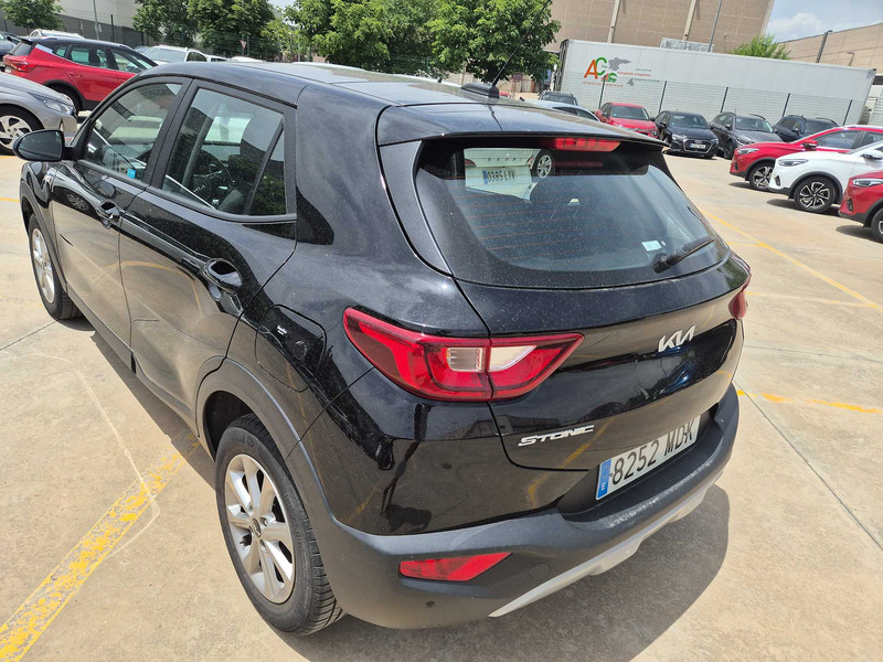 Foto Kia Stonic 2