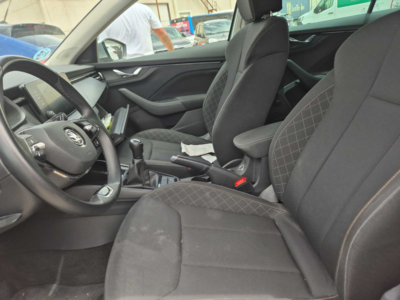Foto Skoda Scala 12