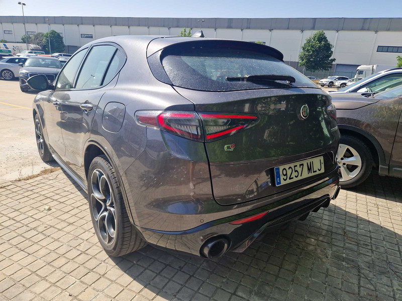 Foto Alfa Romeo Stelvio 2