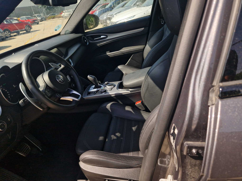Foto Alfa Romeo Stelvio 11