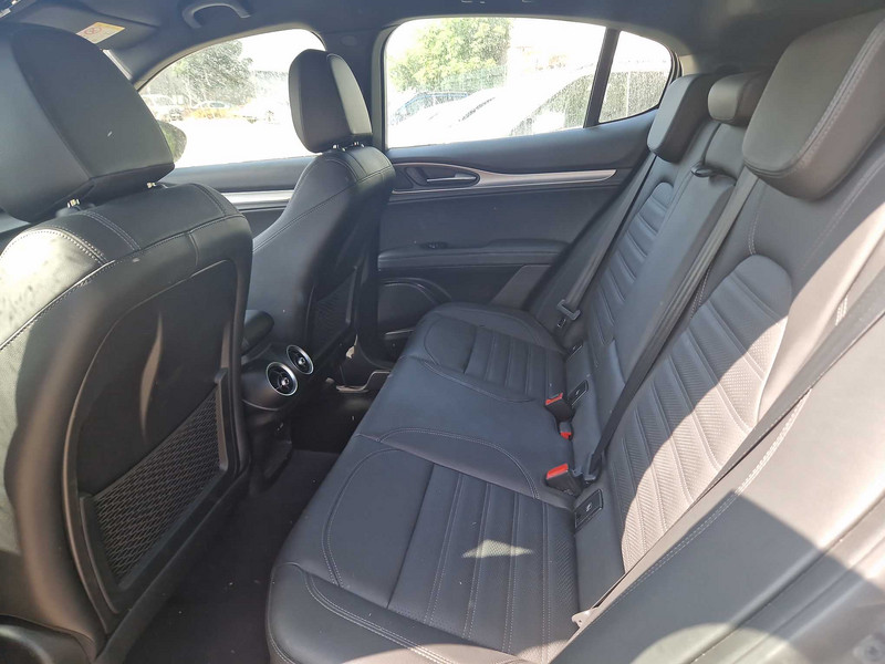 Foto Alfa Romeo Stelvio 12
