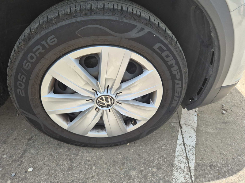 Foto Volkswagen T-Roc 23